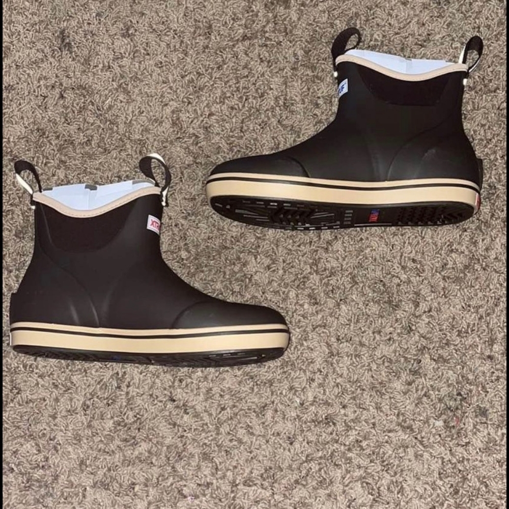 XtraTuf women's rain boots